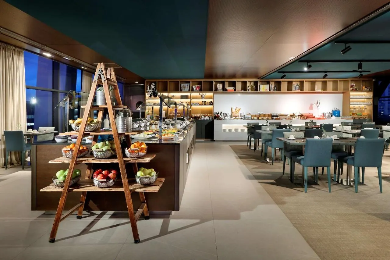 Hotel Hyatt Regency Barcelona Tower L'Hospitalet de Llobregat 5*,  Španělsko