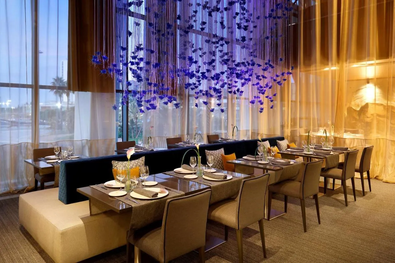 Hotel Hyatt Regency Barcelona Tower L'Hospitalet de Llobregat 5*,