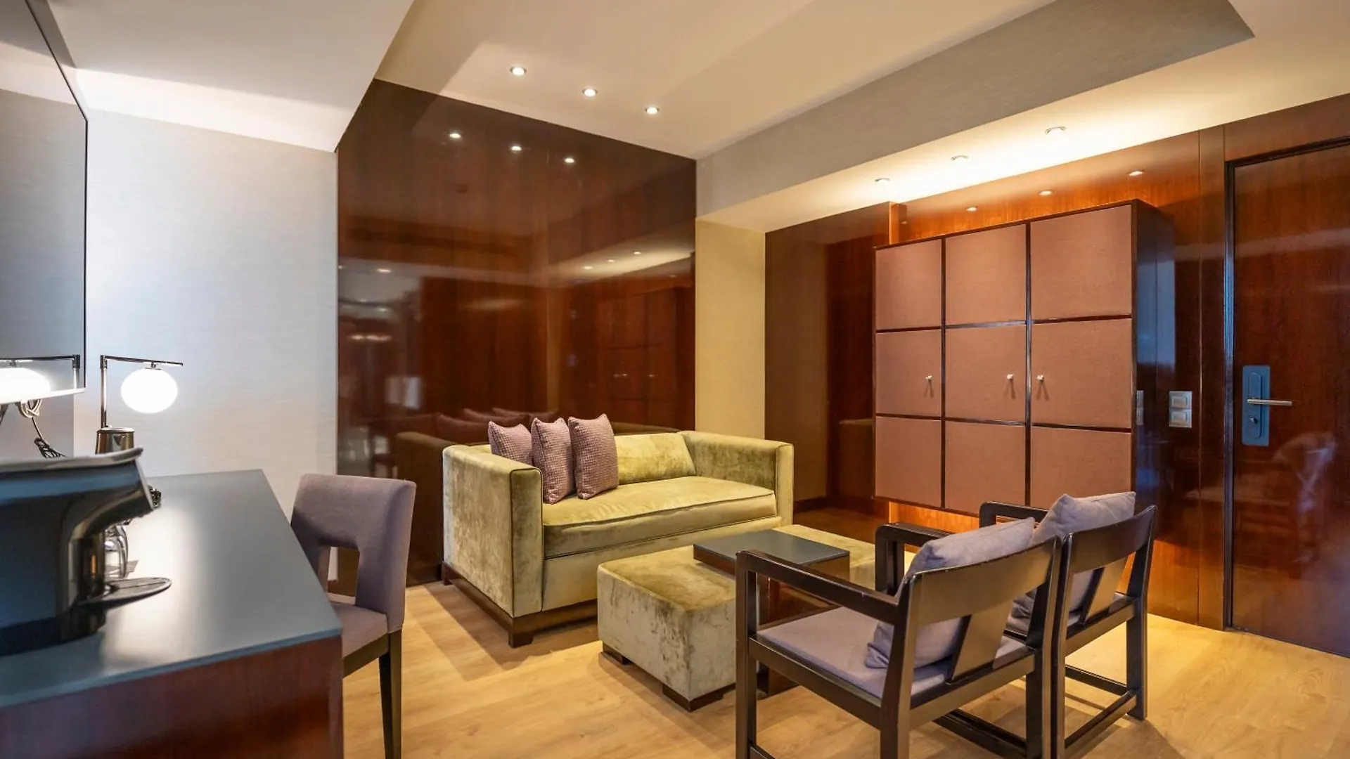 Hotel Hyatt Regency Barcelona Tower L'Hospitalet de Llobregat 5*,  Španělsko